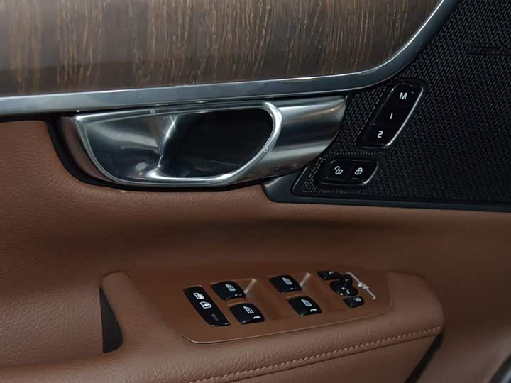 Фото 6 - Volvo V90