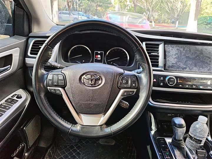 Фото 3 - Toyota Highlander