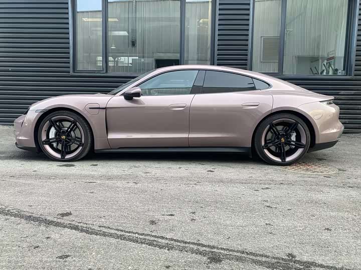 Фото 5 - Porsche Taycan