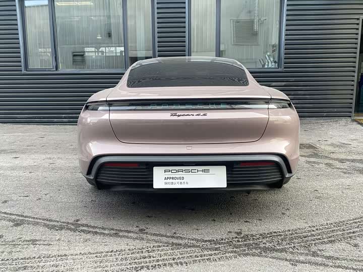 Фото 8 - Porsche Taycan