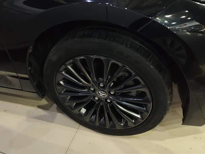 Фото 6 - Toyota Avalon