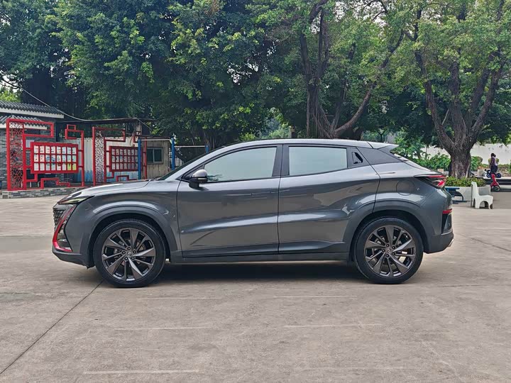 Фото 2 - Changan UNI-T