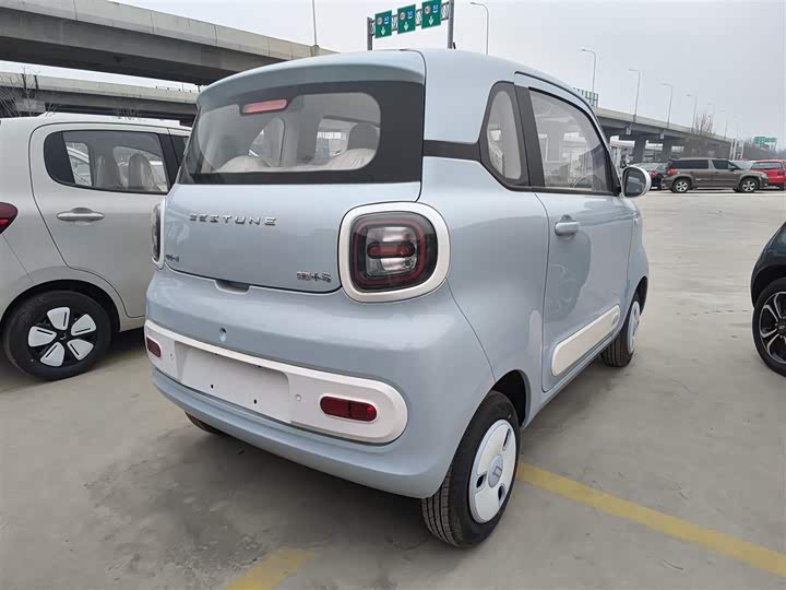 Фото 7 - Bestune Pony