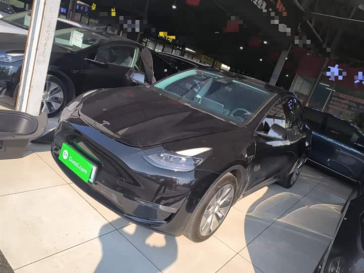 Фото 1 - Tesla Model Y