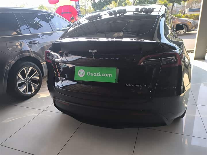 Фото 6 - Tesla Model Y