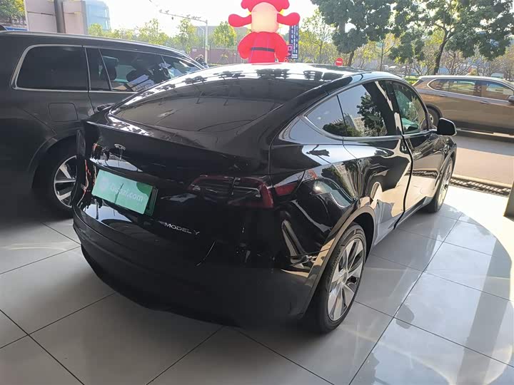 Фото 7 - Tesla Model Y