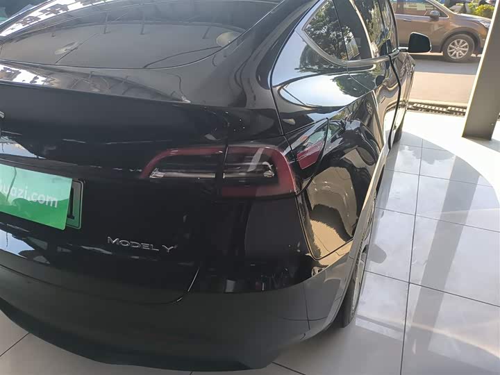 Фото 8 - Tesla Model Y