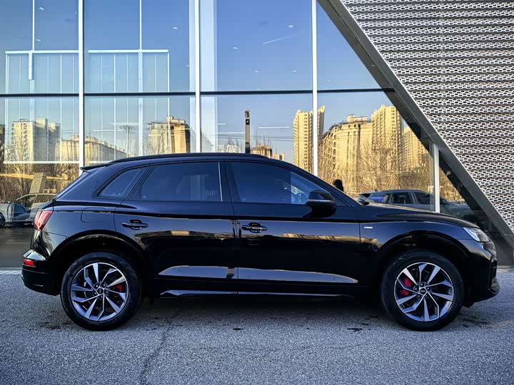 Фото 4 - Audi Q5L