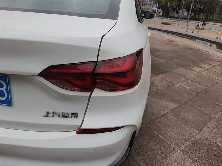 Фото 8 - Chevrolet Monza