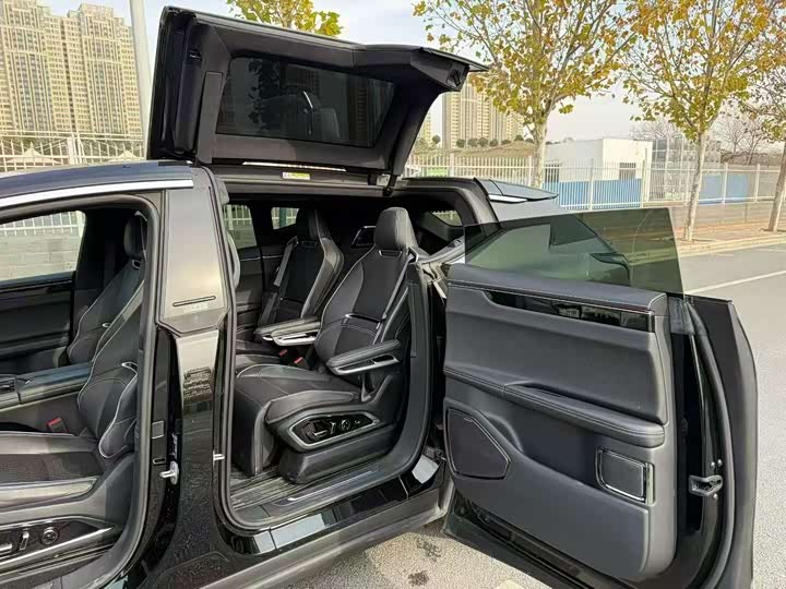 Фото 6 - HiPhi X