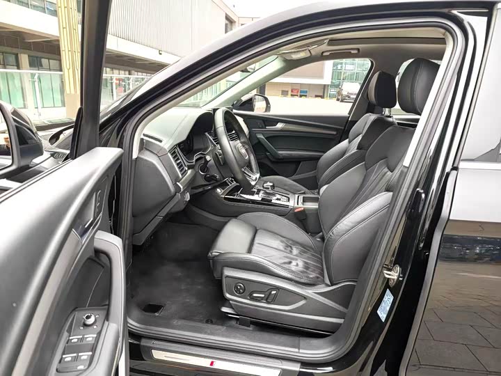 Фото 4 - Audi Q5L