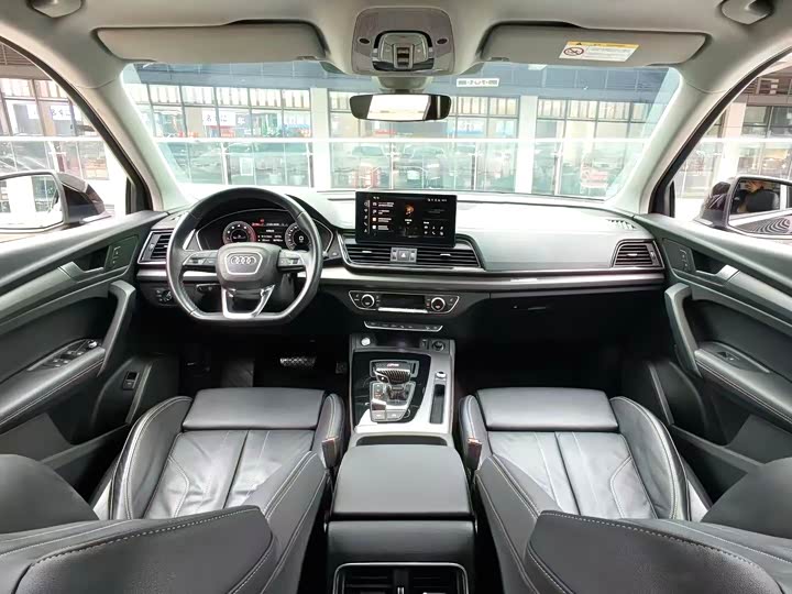 Фото 6 - Audi Q5L