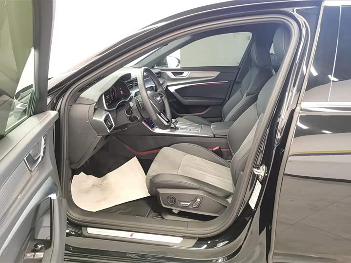 Фото 9 - Audi A6L