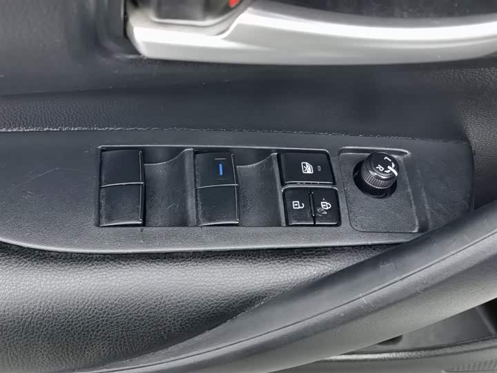 Фото 9 - Toyota Corolla