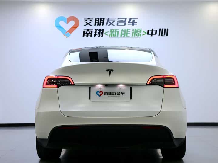 Фото 6 - Tesla Model Y