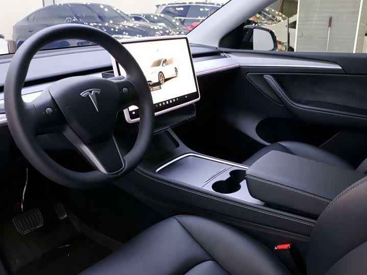 Фото 9 - Tesla Model Y