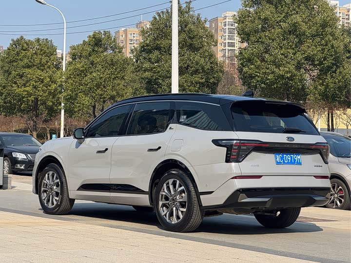 Фото 7 - Ford Edge