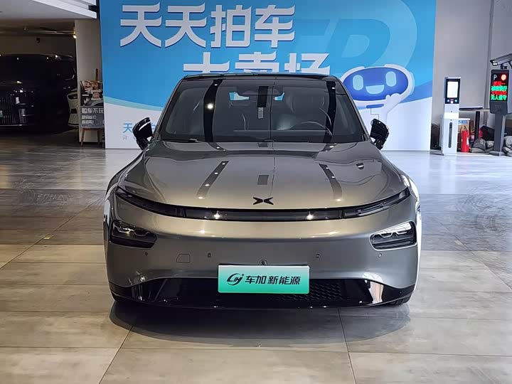 Фото 2 - XPeng P7