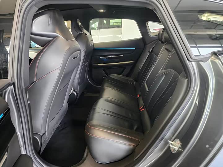 Фото 6 - XPeng P7