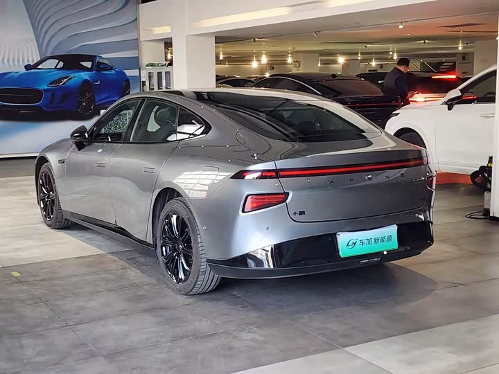 Фото 9 - XPeng P7