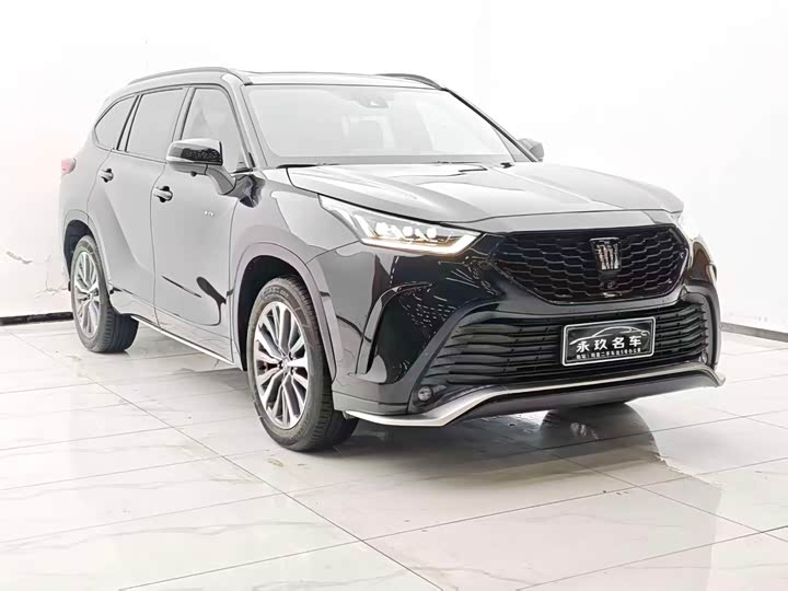 Фото 3 - Toyota Crown Kluger