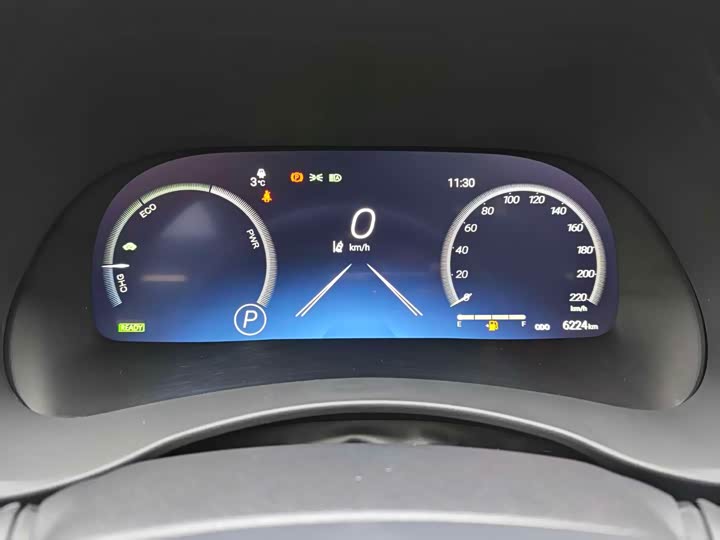 Фото 9 - Toyota Crown Kluger