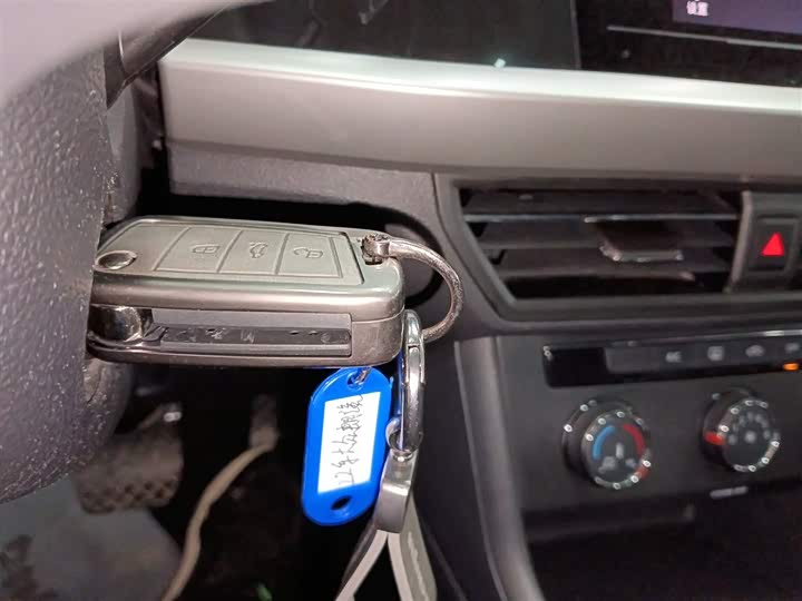 Фото 9 - Volkswagen Lavida