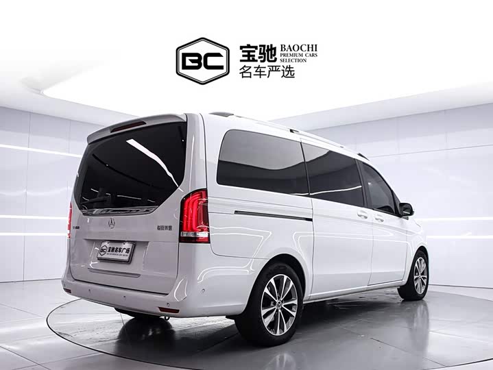 Фото 3 - Mercedes-Benz V-Class