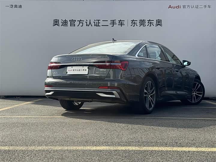 Фото 4 - Audi A6L