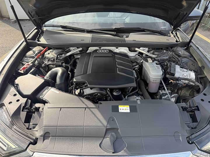 Фото 9 - Audi A6L