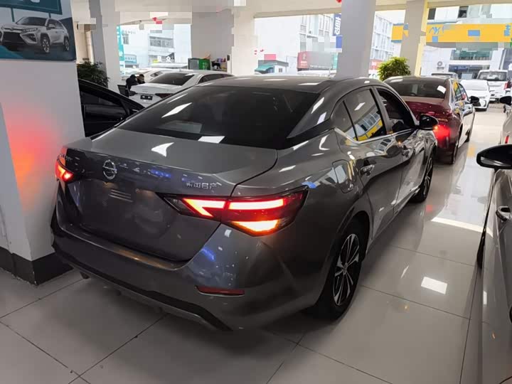 Фото 7 - Nissan Sylphy