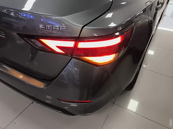 Фото 8 - Nissan Sylphy