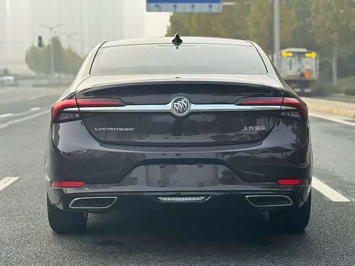 Фото 8 - Buick LaCrosse