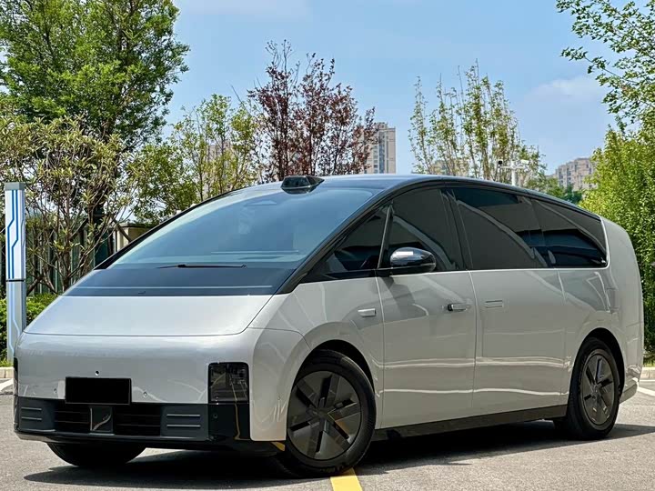 Фото 1 - LiXiang Mega