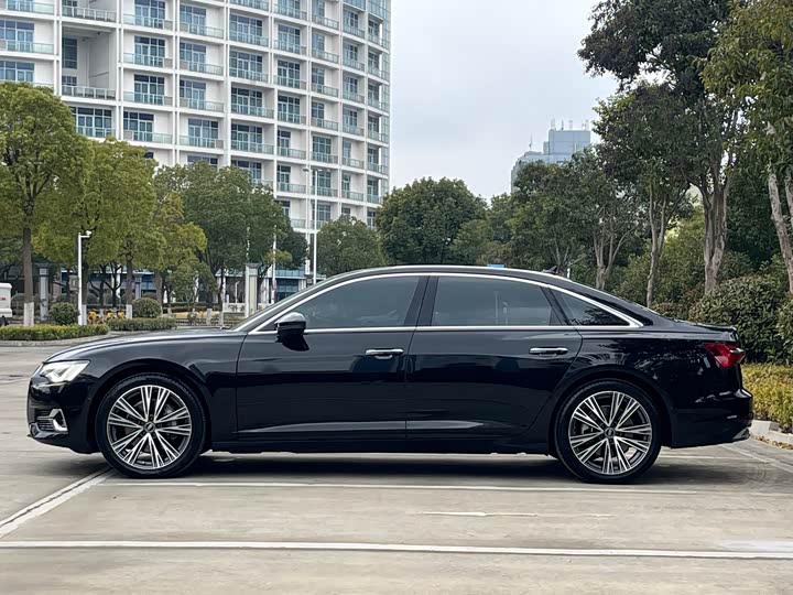 Фото 3 - Audi A6L