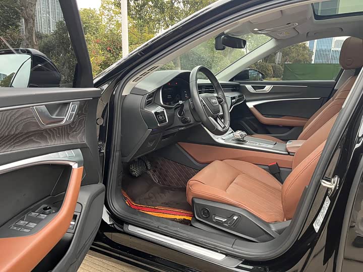 Фото 6 - Audi A6L