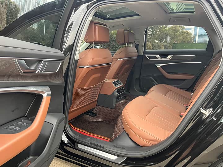 Фото 7 - Audi A6L