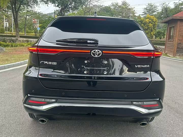 Фото 8 - Toyota Venza