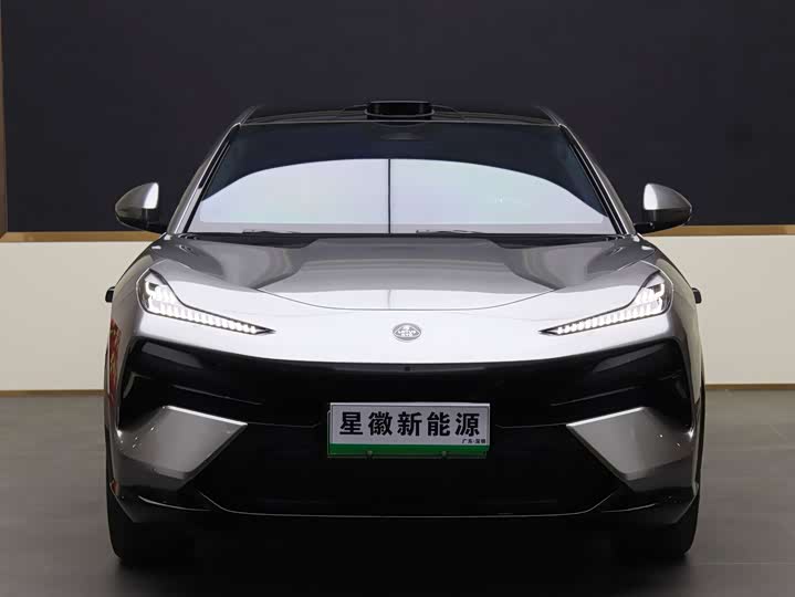 Фото 2 - Lotus Eletre