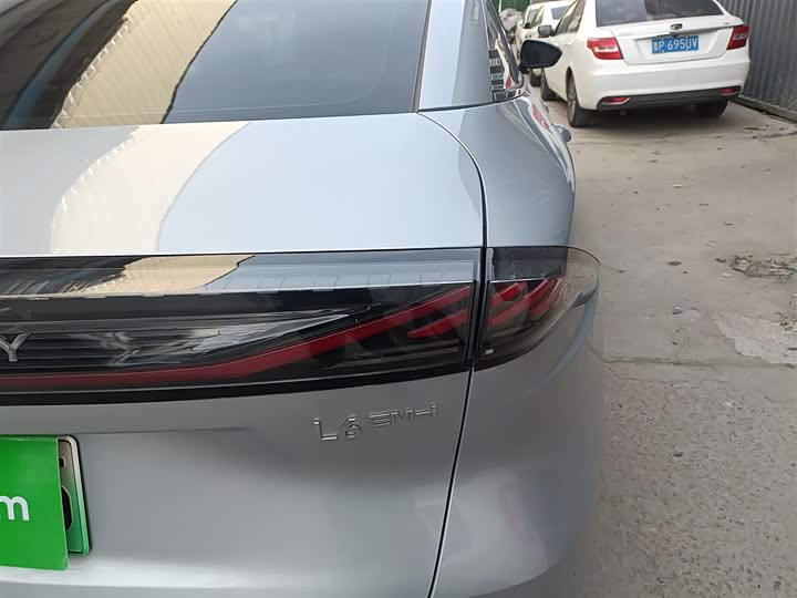 Фото 8 - Geely Galaxy L6