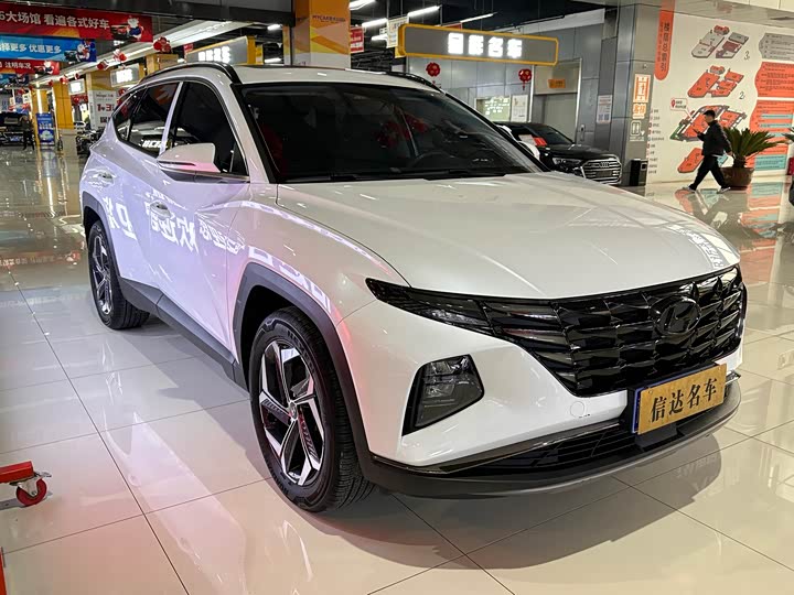 Фото 3 - Hyundai Tucson L