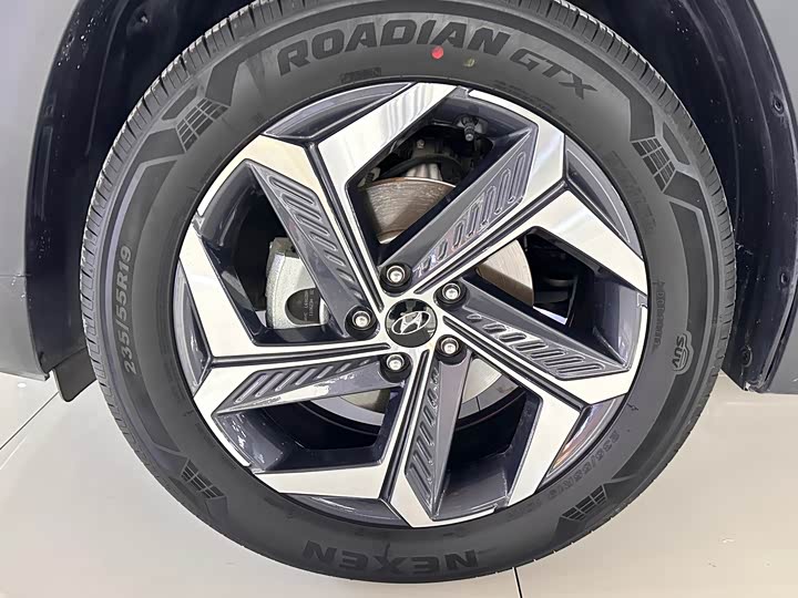 Фото 4 - Hyundai Tucson L