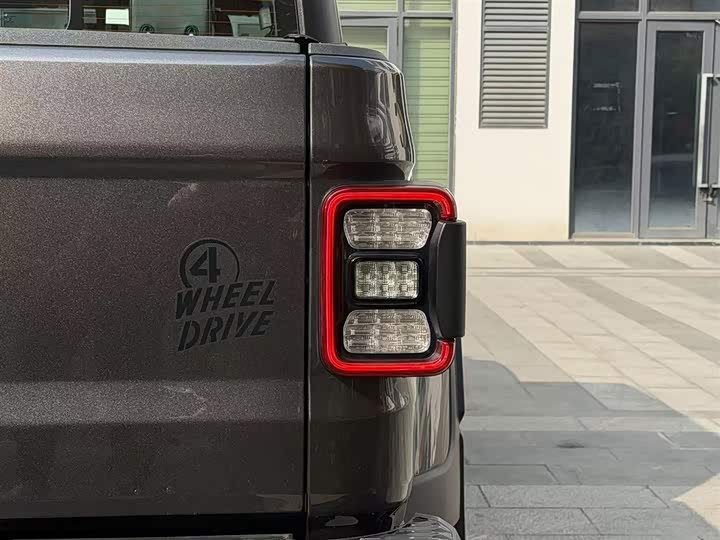 Фото 8 - Jeep Gladiator