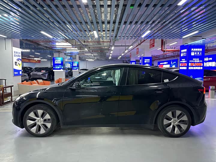 Фото 3 - Tesla Model Y