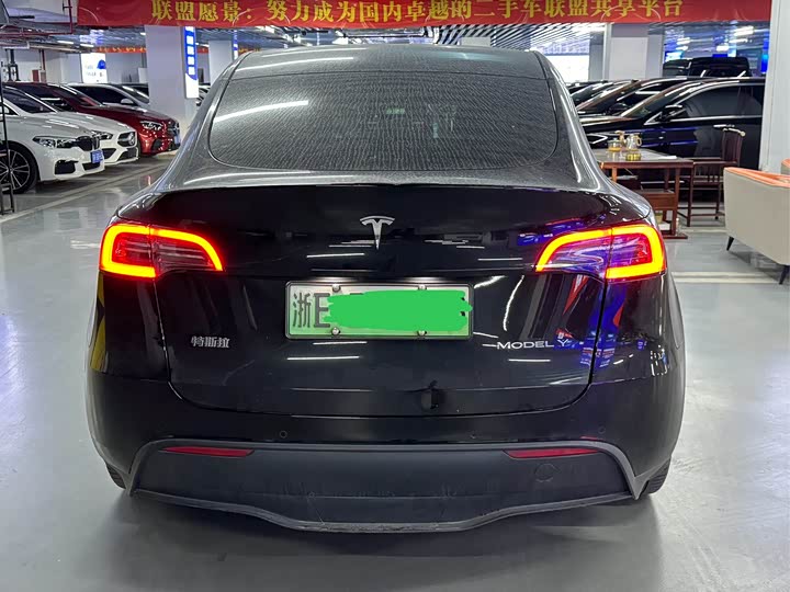 Фото 4 - Tesla Model Y