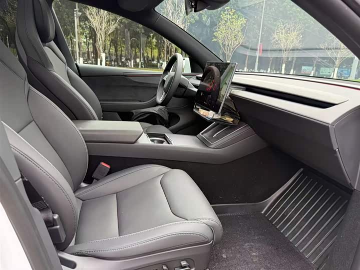 Фото 9 - Tesla Model Y