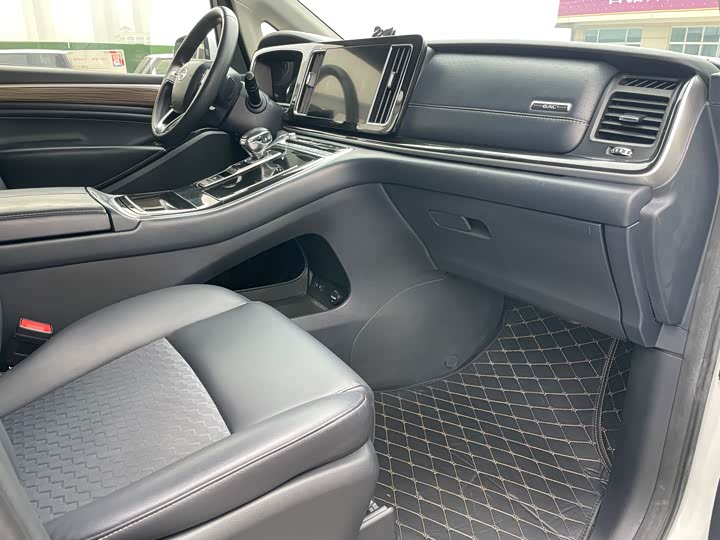 Фото 9 - GAC Trumpchi M8