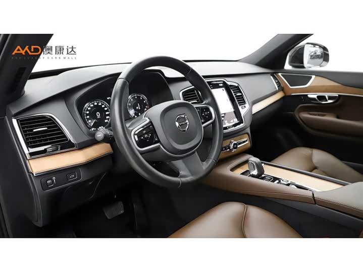 Фото 6 - Volvo XC90