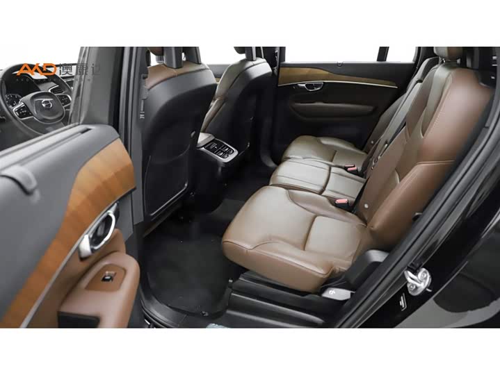 Фото 7 - Volvo XC90