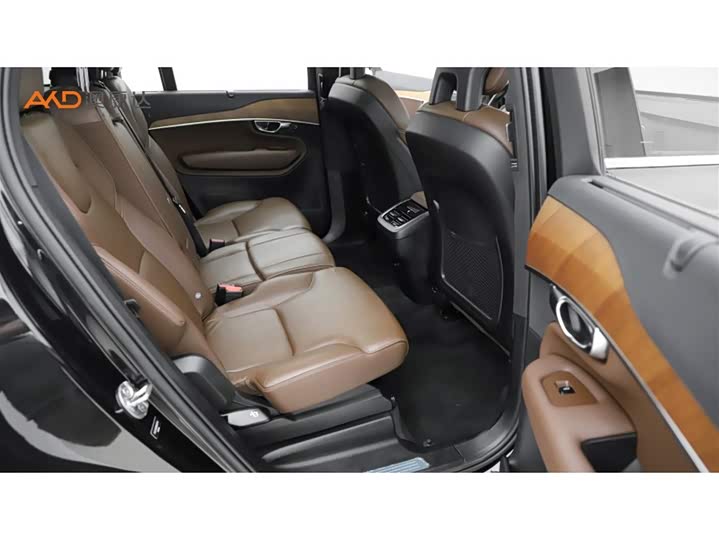 Фото 8 - Volvo XC90